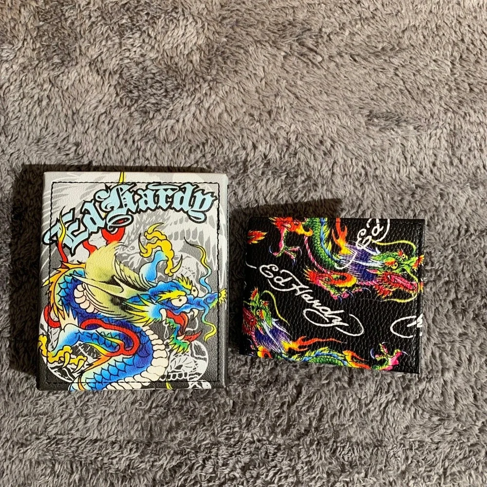 Ed Hardy Mens Dragon Tattoo Print Bifold Wallet Black NEW IN BOX